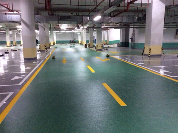 天冷了，也會干擾到停車場環氧地坪施工的進程