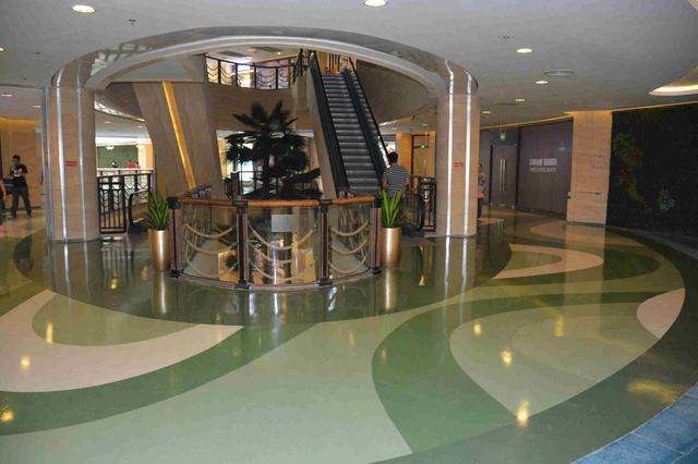 瓷磚褪色破裂不用怕？看環(huán)保地坪涂料施工廠怎么做？