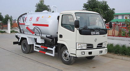 東風(fēng)小霸王吸污車 高效清潔，信賴之選